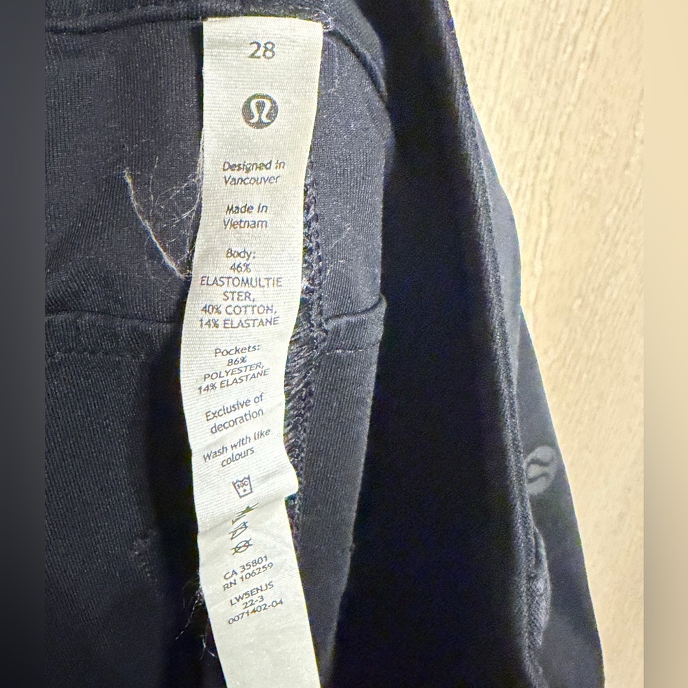 Lululemon Women’s Black Pants – Size 28 - Picture 8 of 9